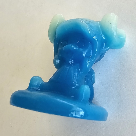 🦌 One Piece Tony Tony Chopper Glowing Carved Statue - Picture 8 of 13